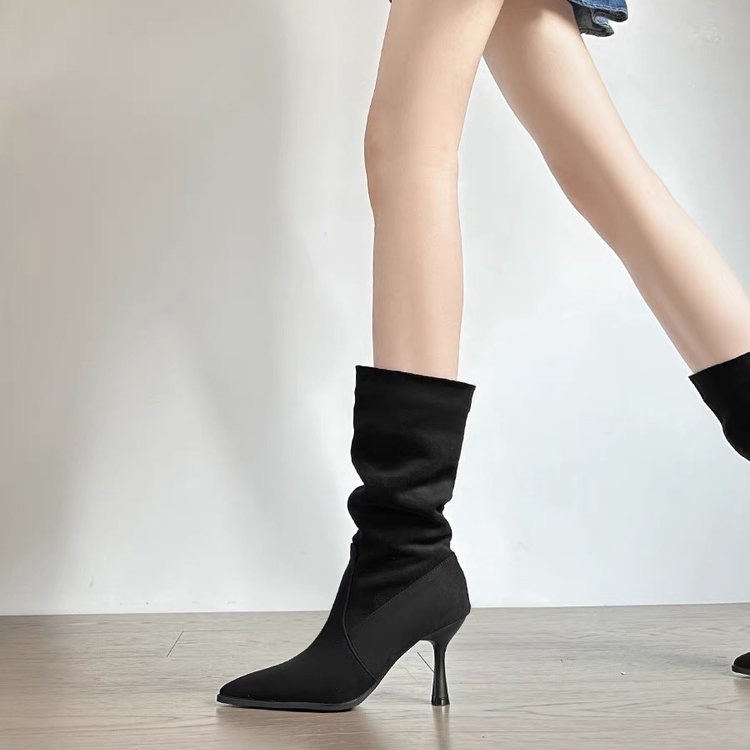 Sewing Nylon - Moderne Stiefel aus Kuh-Wildleder mit mittlerer