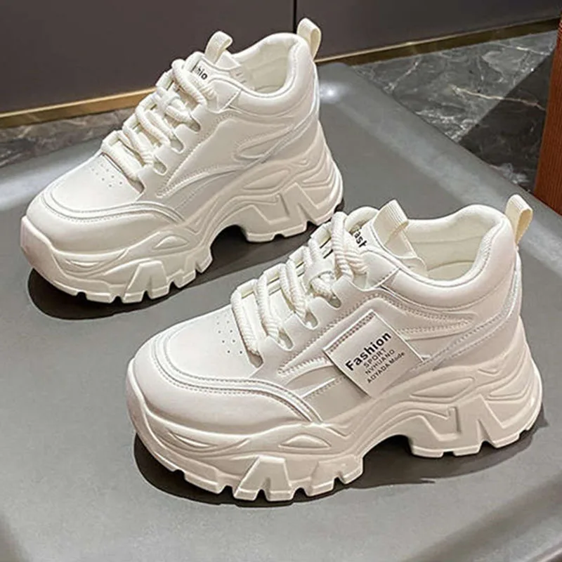 Neue Modische Plateau-Sneaker  – Sewing New Bewertung und Preis